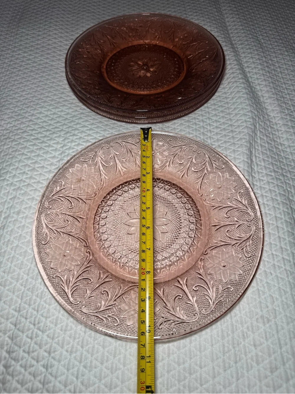 Vintage Tiara Indiana Glass Pink Peach Sandwich Dinner Plates 10.25” Set of 4